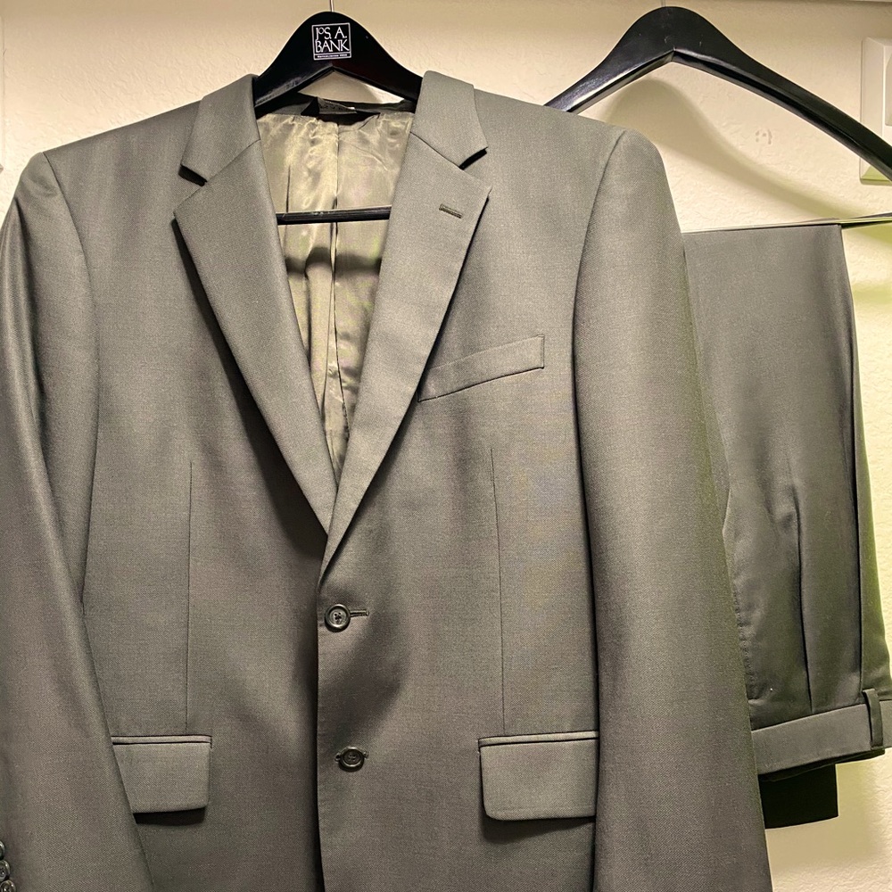 Jos A Banks Dark Olive Suit 100% Wool